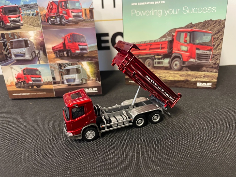 HOLLAND OTO 1271 1:87 SCALE DAF XD TIPPER FLAME RED - Image 3 of 4