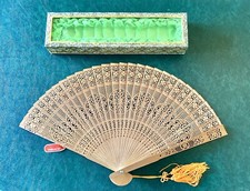 Vintage Ladies Wood Holding HAND FAN Cut Out Lace Pattern in Original Box w/Tags
