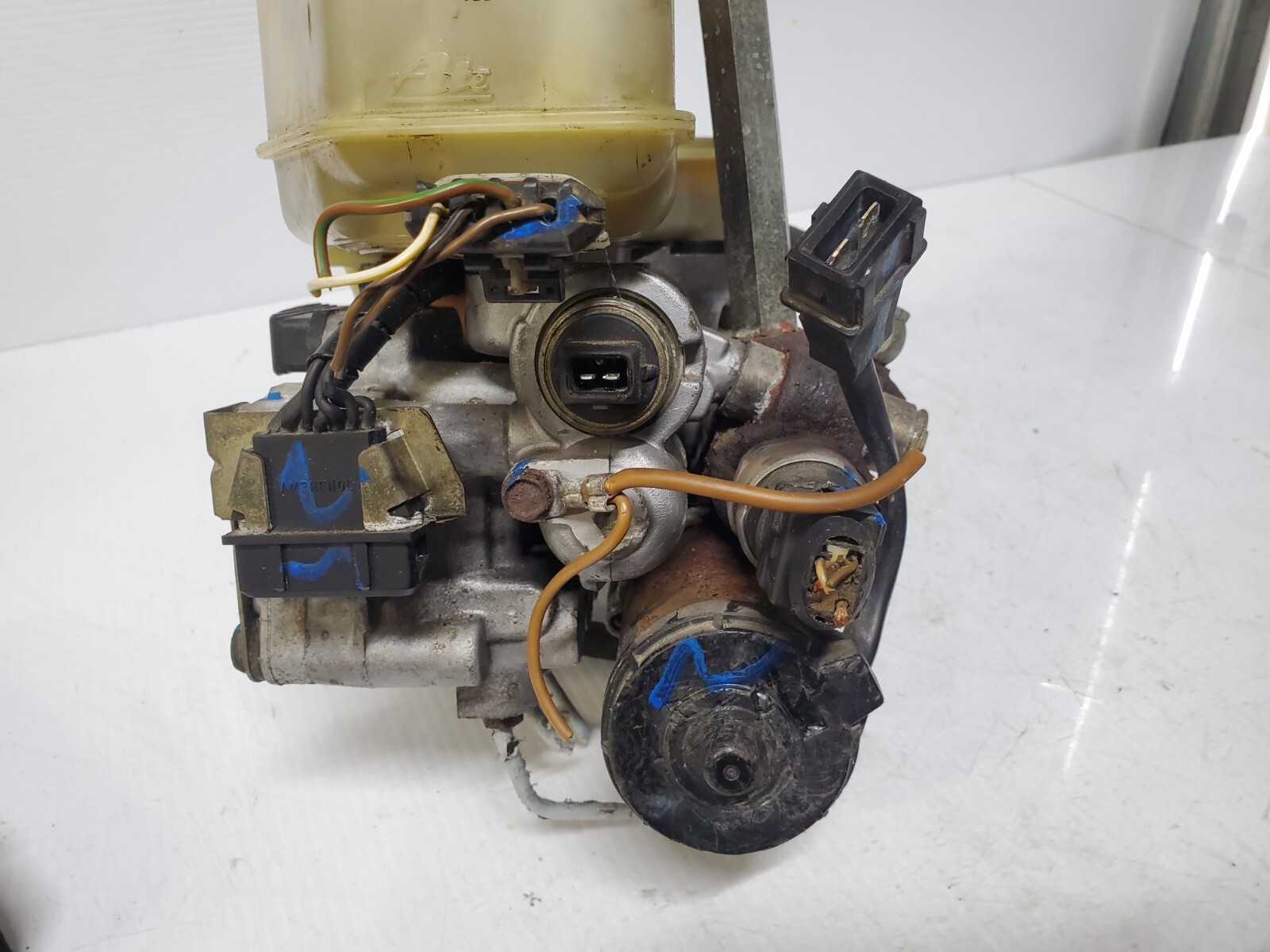 1989-1991 Maserati Chrysler TC Brake Booster ABS Master Cylinder "For Parts Only
