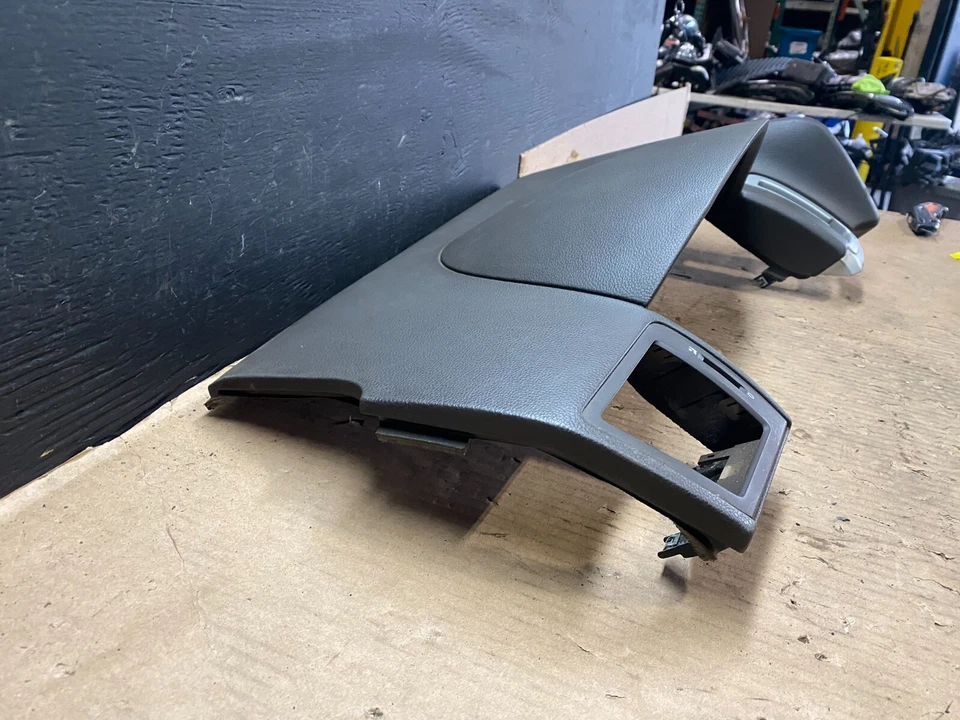 Cubierta superior del panel de instrumentos izquierdo Volkswagen Routan 2009 a 2014 E4293 Foto 3 de 4