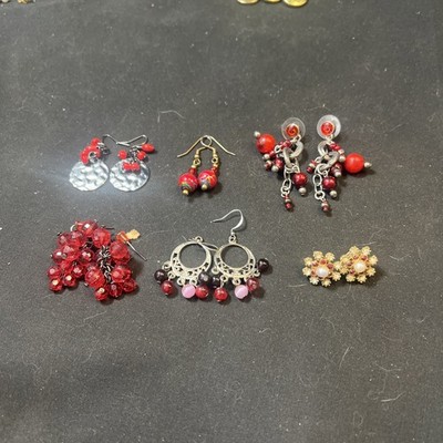 Lot Of 6 Ladies Vintage Earrings - Unique, Elegant Vintage Decor 