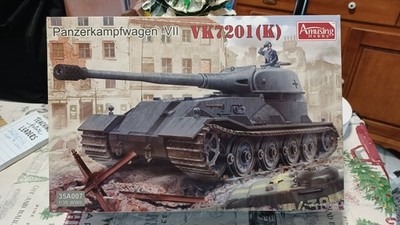 1/35 Amusing Hobby Scale Panzerkampfwagen VK7201(K) NIB