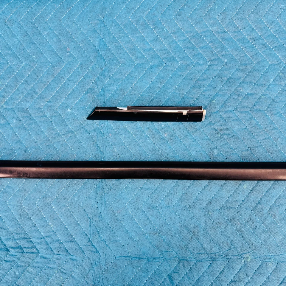 Moldura de puerta de cinturón de seguridad delantero izquierdo BMW 650i 2012-2017 OEM Foto 4 de 4