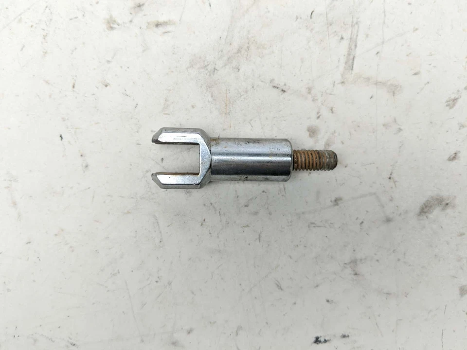 03 Harley Davidson Fat Boy FLSTF soporte de montaje de clavija trasera B Foto 3 de 4