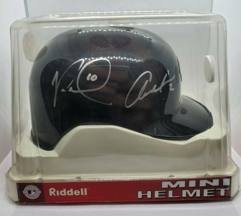 MINI CASCO RIDDELL FIRMADO POR VERNON WELLS AARON HILL CERTIFICADO DE AUTENTICIDAD TORONTO BLUE JAYS Foto 3 de 3