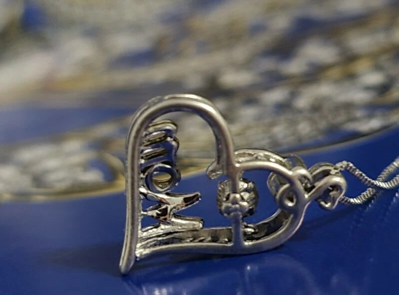 Collar de Diamantes Jane Seymour Corazones Abiertos Mamá 10k Yg Ss Ritmo Edición Limitada Foto 2 de 4