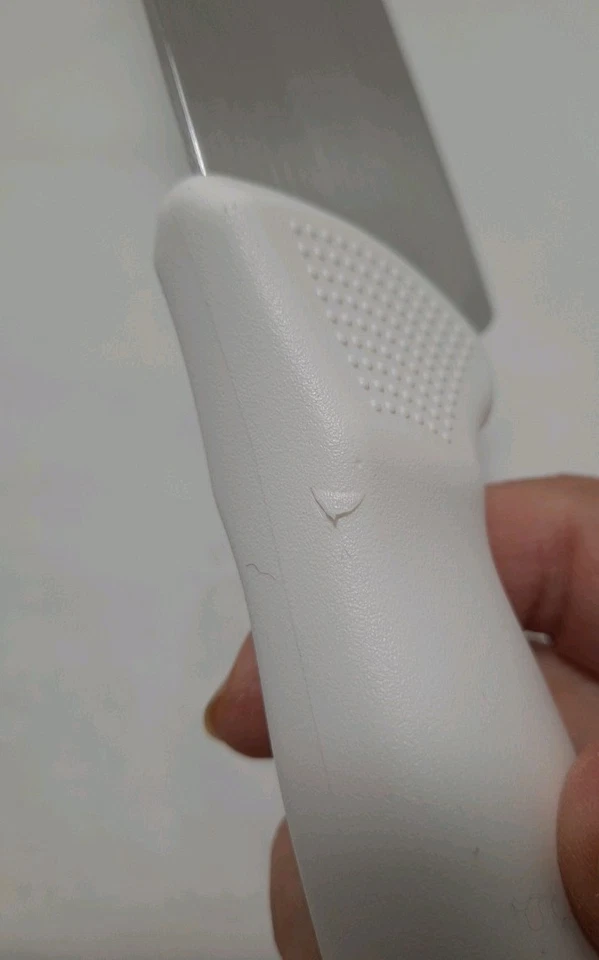 Mercer Culinary Ultimate White 8-inch Chef's Knife M18110 - Image 3 of 4