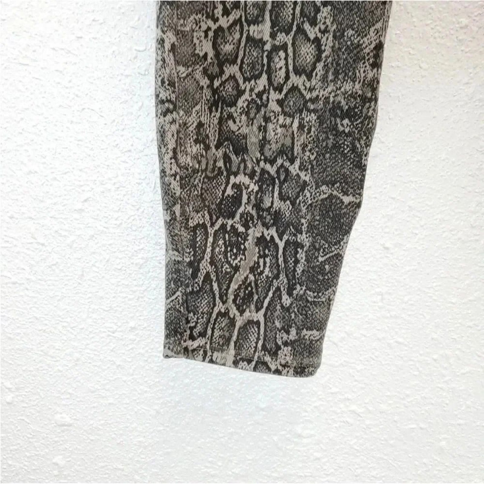 SPANX Snakeskin Python Jean Ankle Leggings S - image 4