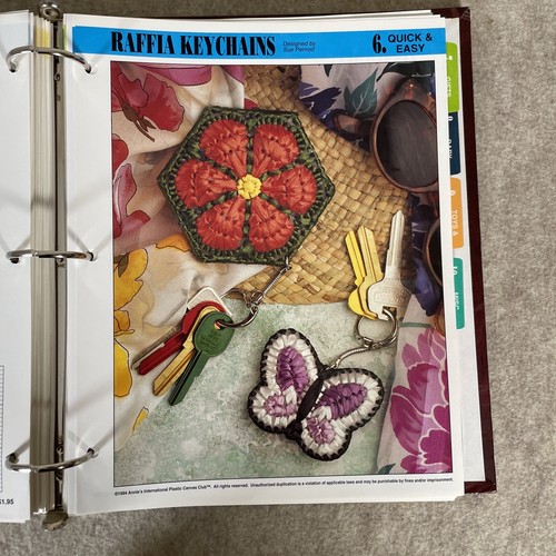 Annie's Attic International Plastic Canvas Club Binder With 124 Patterns - Bild 22 von 24