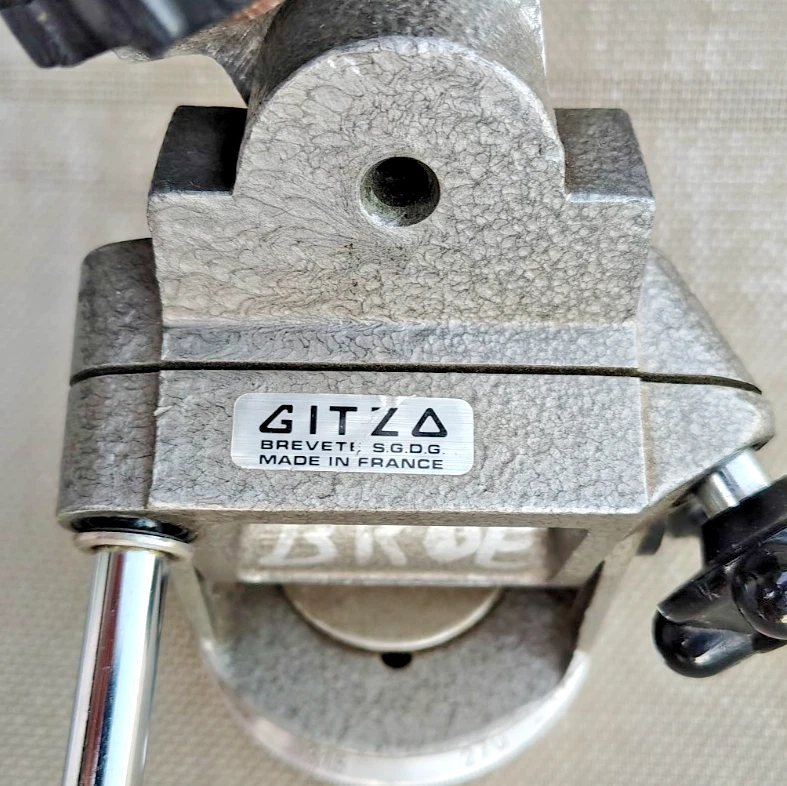 Vintage & Super-Sturdy GITZO R. No. 4 Pan / Tilt Tripod Head Being Sold AS-IS - Image 4 of 4