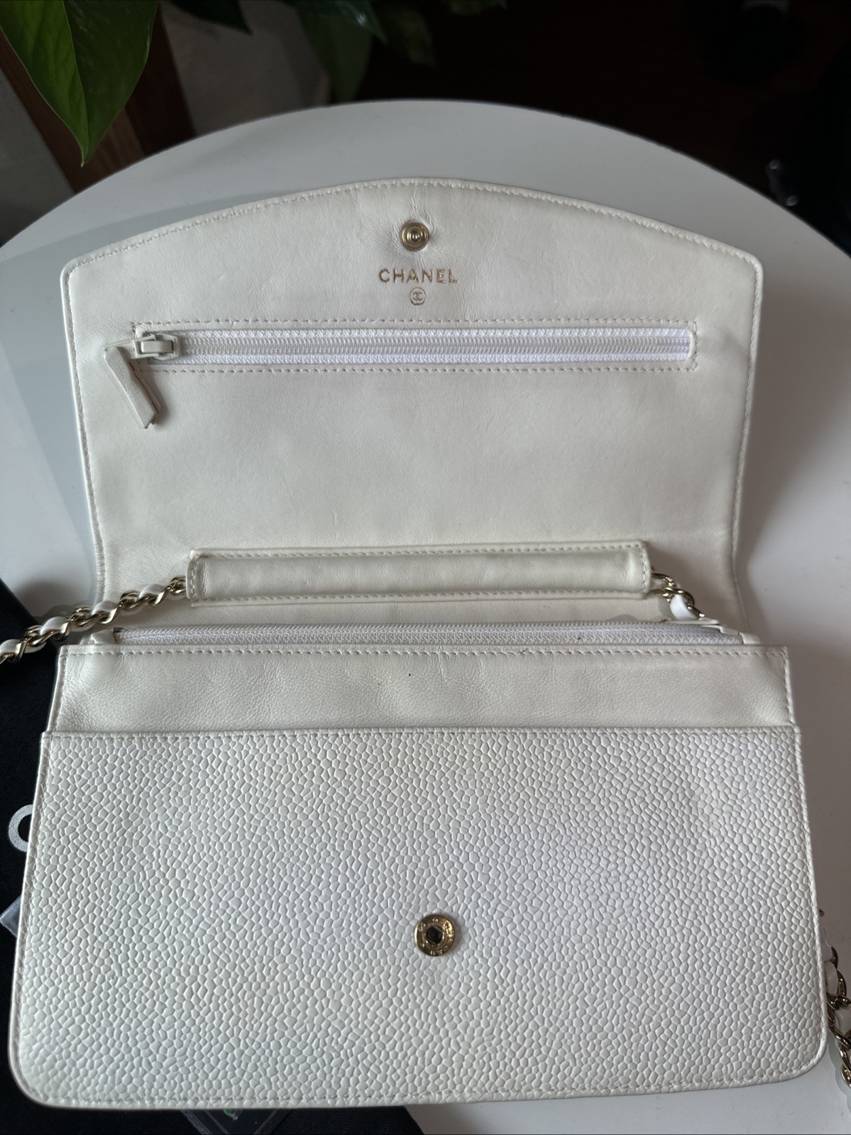 Chanel CC Logo Wallet On Chain White Caviar image 3