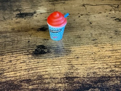 Mini Marken Feinschmecker Miniatur Rot Slurpee kleine seltene Tasse für Barbie Haus  
