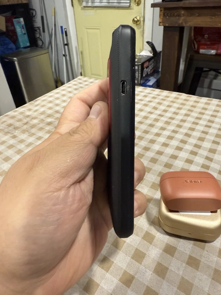 HTC Evo 3D / PG86100 - Black and Red Very Rare Smartphone Sprint - Image 4 of 4