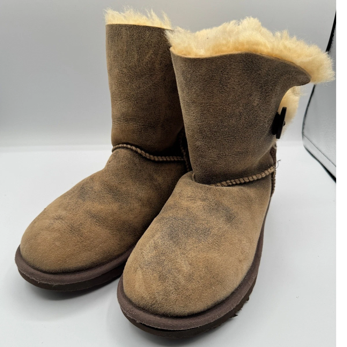 UGG Insulated Leather Upper Boots for Men for Sale - Shop  display picture 1