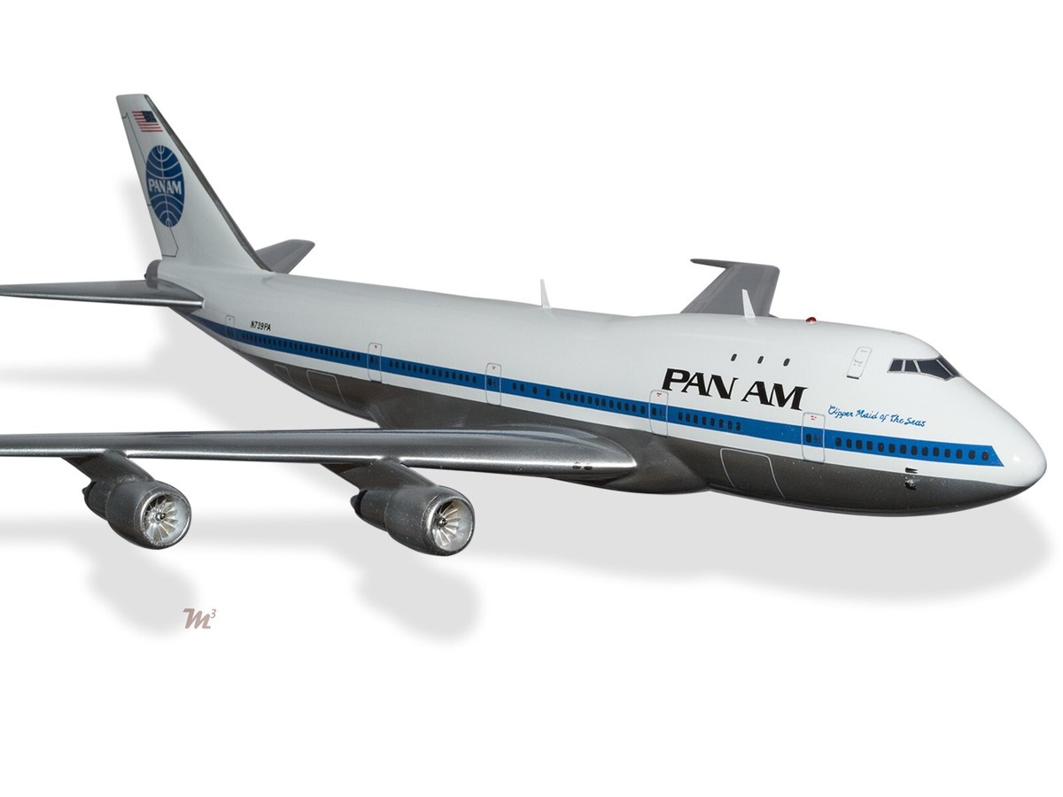 Boeing 747-100 Pan Am Clipper Victor Desk Wood Airplane Model