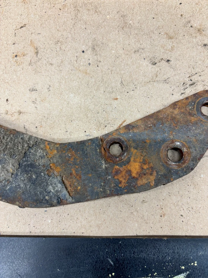 Sujetador Monte Carlo Cutlass Regal 1978-1988 carrocería G transmisión manual barra Z Foto 3 de 4