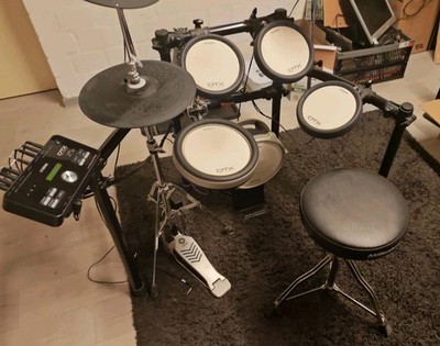 Yamaha DTX582K E-Drum Set | DTX 502 Modul und Rack