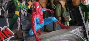 MARVEL SELECT DIAMOND SPIDER-MAN VINYL PVC STATUE COMIC BOOK STYLE PRE POSED