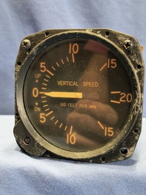 WORKING United Instruments VSI 7000 Vertical Speed C661080-0101 Cessna 150