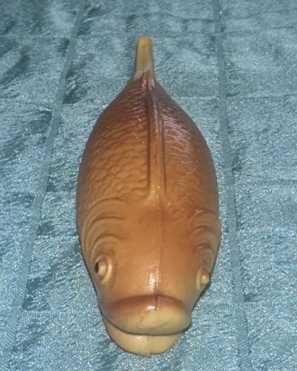 Molde soplado de celuloide de peces de colección juguete de pescador gran ejemplo 4,5” de largo hecho en EE. UU. Foto 4 de 4