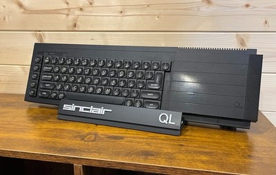 Sinclair QL - Retro Aufsteller mit Beleuchtung