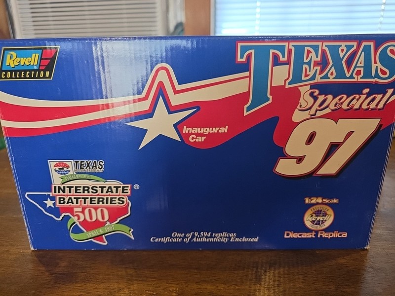 1997 Revell Texas Special #97 Inaugural Car 1:24 interstate chevy w display case