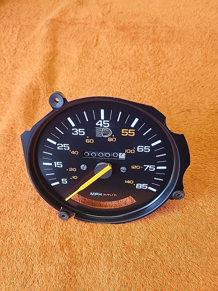 C25•Vintage CA Velocímetro Odómetro Unidad Principal '83 Pontiac J2000 25052947 Nuevo de Lote Antiguo Foto 2 de 4