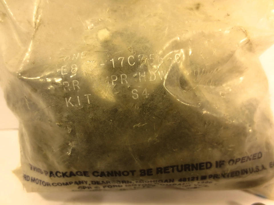 FORD 1988/UP TEMPO MERCURY TOPAZ "KIT" MONTAJE AISLADOR EN PANEL TRASERO Y PARACHOQUES Foto 4 de 4