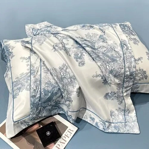 Juego de sábanas de felpa de cuatro piezas juego de sábanas de estilo europeo con funda de edredón Foto 4 de 4