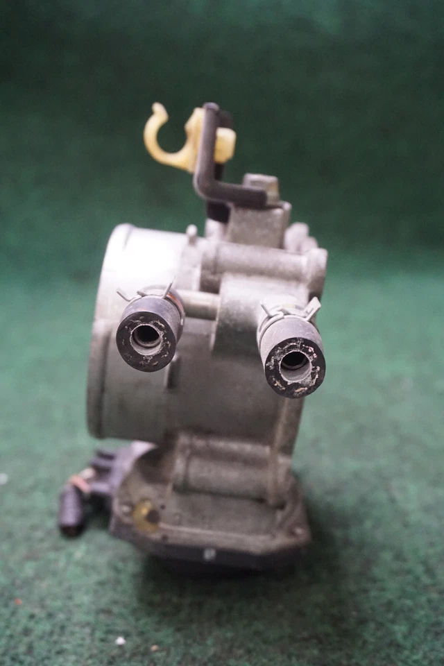 Toyota Venza 2013 2,7 L carrocería del acelerador OEM 220300V010 91.042 millas Foto 2 de 4