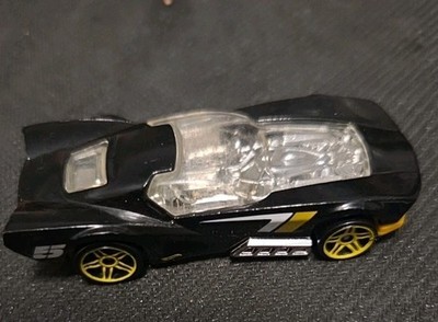 2016 Hot Wheels Street Shaker Diecast Car Black Yellow Track Builder DJD27 