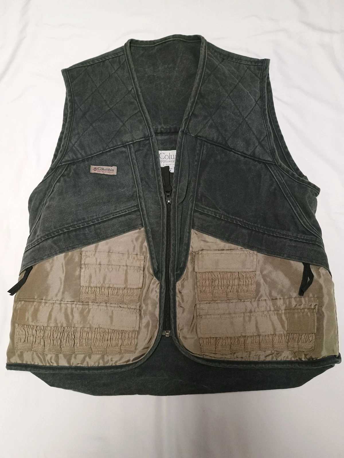 Men's Columbia Green and Khaki Zip Up Fishing Vest Tag Size Medium