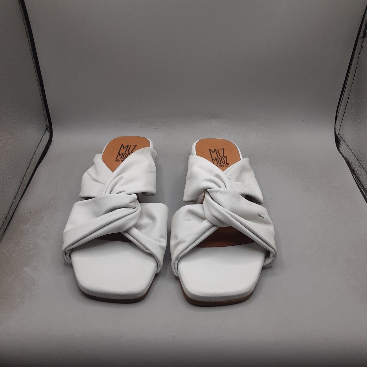 (取寄) ミズ ムーズ レディース パパラッチ Miz Mooz women Paparazzi White Miz Mooz Paparazzi Sandals Women's 7.5-8M EU38 White Slide Leather