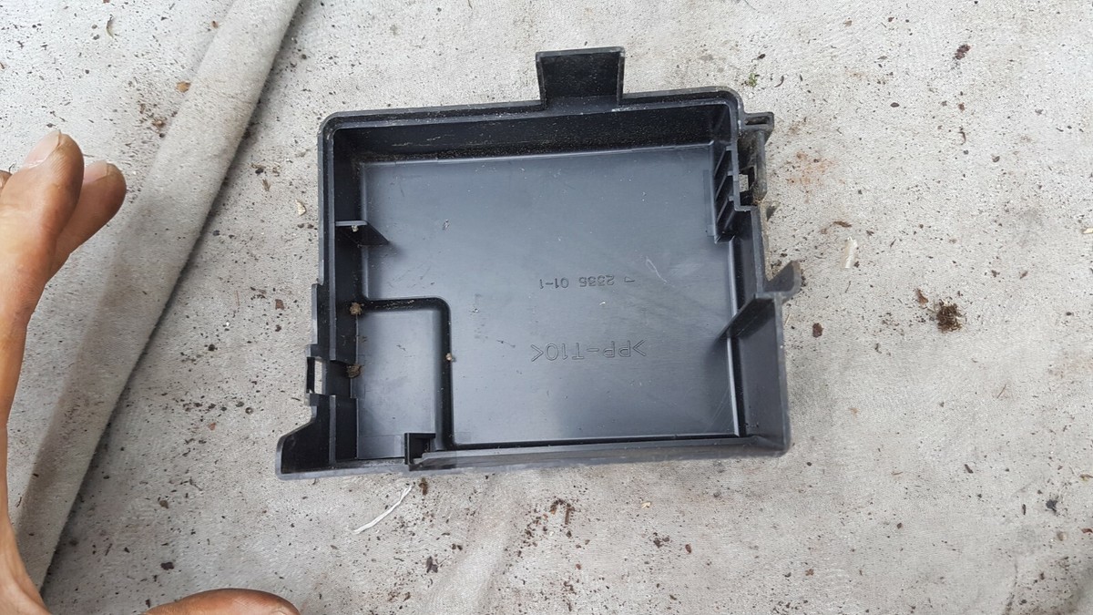 MAZDA 323 f 323F 1995 -1998 engine fuse box cover trim | eBay MAZDA 323 f 323F 1995 -1998 engine fuse box cover trim | eBay
