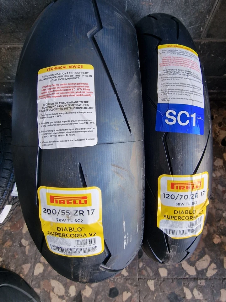 Coppia 120/70 ZR17 58W SC1 200/55 ZR17 78W SC2 PIRELLI SUPERCORSA V2 DOT24/25