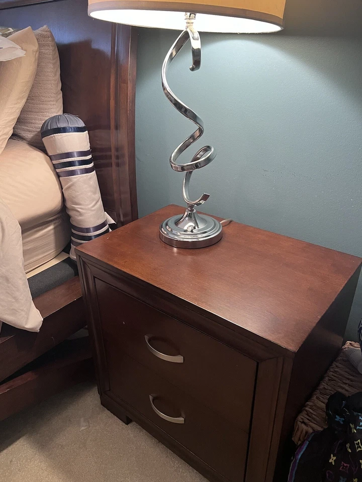 used furniture queen bedroom sets - Image 3 of 4