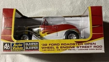 1932 Ford Roadster Open Wheel & Engine 1:25 Coin Bank #26013 Spec cast
