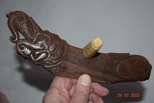 DAYAK RITUAL RICE CUTTER BONE, EXTRAORDINARY 1900S 9" PROV - 第 1/2 張圖片