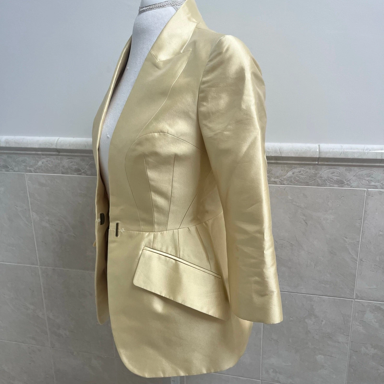 Blazer Alexander McQueen seta mikado risvolto sartoriale 42 6 giallo burro
