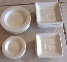 12 KLEINE TONUNTERSETZER / SUSHI GESCHIRR IN CREME MIT BLATTMOTIV TOP !!!!!