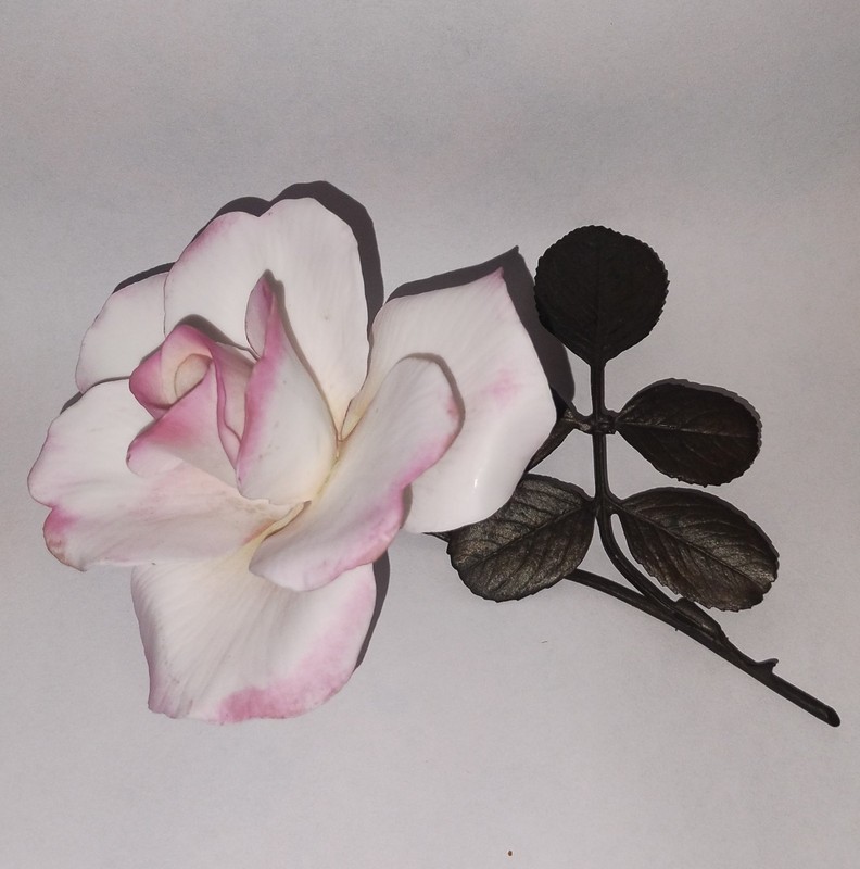 ROYAL WORCESTER HANDEL ROSE OF HONOUR PORCELAIN SCULPTURE VINTAGE
