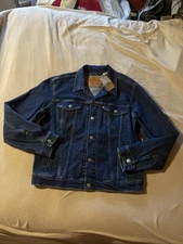 LEVIS CLASSIC DENIM JACKET Size Medium NWT