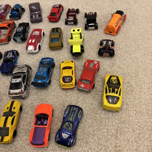 Hot Wheels Mixed Lot of 42 Toy Cars Trucks Mini Cooper Viper Hummer Qombee Ford - Bild 11 von 24