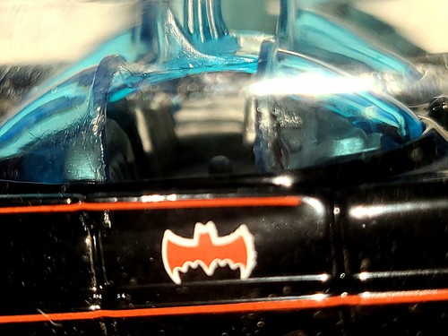 2009 Hot Wheels #133 Faster Than Ever '66 Batmobile - Picture 4 of 6