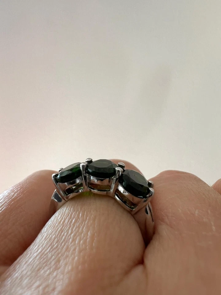 Anillo de oro blanco de 9 quilates piedras de diopsido y diamantes anillo con sello del Reino Unido talla K 1/2 Foto 4 de 4