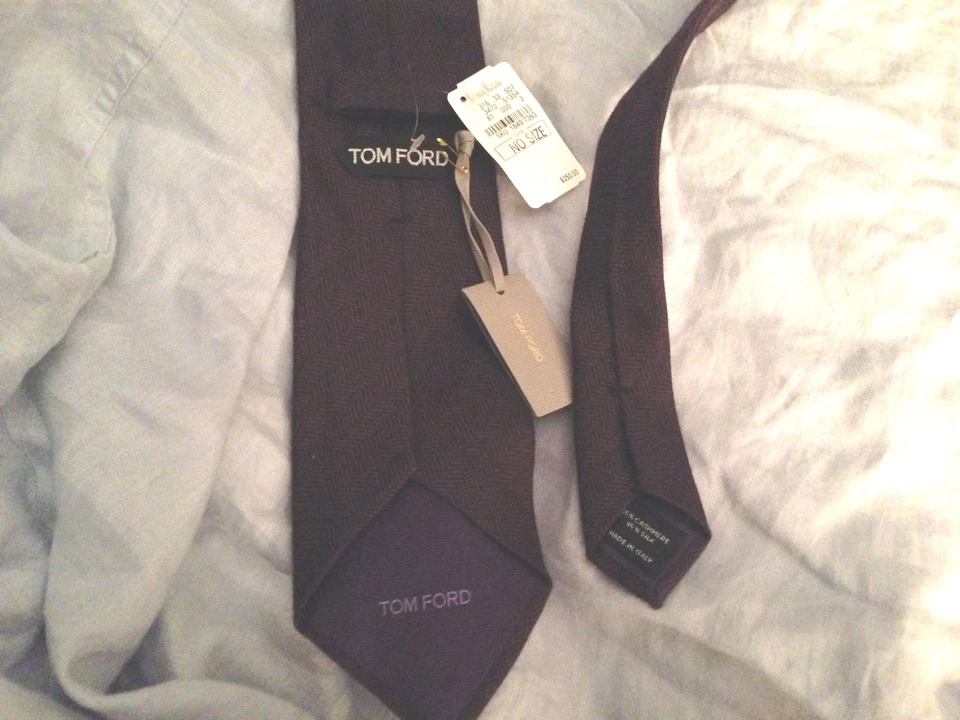 Corbata Tom Ford de cachemir/seda hecha en Italia nueva con etiquetas Foto 2 de 4