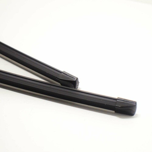 NEW VOLKSWAGEN GOLF MK7 FRONT WINDSCREEN WIPER BLADES SET 5G1998002 LHD