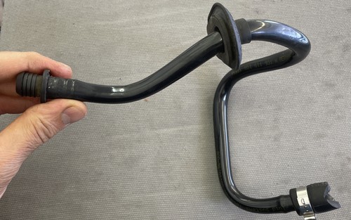 Org. Audi A4 B5 2.8L Unterdruckleitung 8D0611743 Bremskraftverstärker 8D1611931N