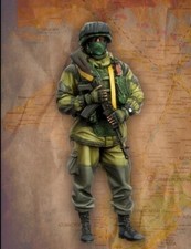 1/35 Modern Russian Soldier Resin Figure – AK Rifle, Tactical Gear Unpainted Kit