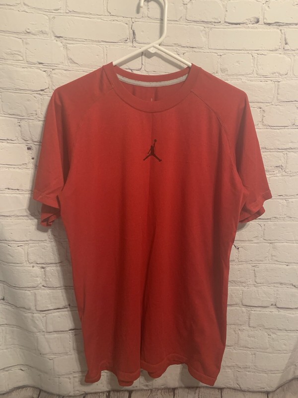 Air Jordan Short Sleeve Shirt Men's Red Used Medium Basketball Athlete
